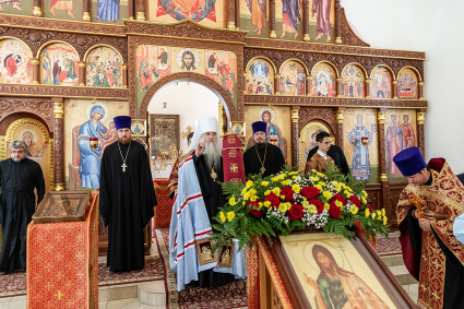 Божественная литургия в храме святителя Николая Японского г. Саратова