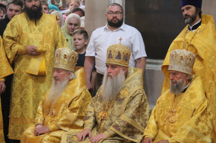 Божественная литургия в Воскресенском кафедральном соборе г. Арзамаса