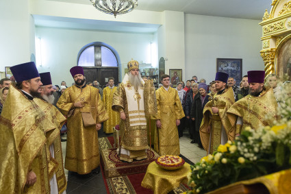 Божественная литургия в храме во имя святого апостола Андрея Первозванного г. Маркса