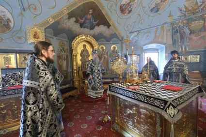 Литургия Преждеосвященных Даров в Свято-Троицком соборе Саратова