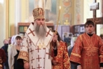 Всенощное бдение в храме в честь Покрова Пресвятой Богородицы г.Саратова