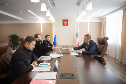Состоялась встреча митрополита Игнатия и губернатора Саратовской области Романа Бусаргина