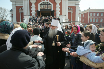 Божественная литургия в храме в честь Покрова Пресвятой Богородицы г.Саратова