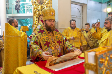 Митрополит Игнатий совершил Божественную литургию в храме Всех святых, в земле Русской просиявших, г. Саратова