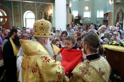 Божественная литургия в храме во имя Всех Святых, в земле Российской просиявших, г. Саратова