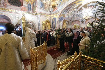 Рождественская Божественная литургия в Свято-Троицком кафедральном соборе г. Саратова