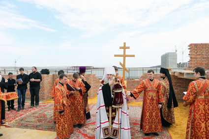 Чин основания храма во имя святителя Спиридона Тримифунтского в строящемся поселке Солнечный-2 г. Саратова