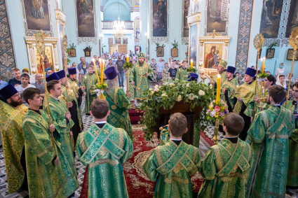 Митрополит Игнатий совершил всенощное бдение в Свято-Духовском соборе г. Саратова