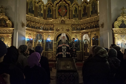 Великое повечерие с чтением канона преподобного Андрея Критского в храме великомученика Георгия Победоносца г. Саратова