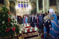 Пасхальное богослужение в Духосошественском кафедральном соборе Саратова