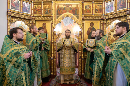 Митрополит Игнатий совершил Божественную литургию в Иоанновском женском монастыре в пос. Алексеевка Хвалынского района