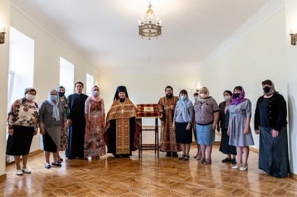 В день памяти священномученика Гермогена (Долганева) совершен молебен