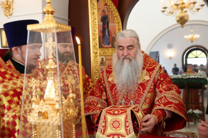 Великое освящение храма во имя святых благоверных князей Бориса и Глеба г. Саратова и Божественная литургия в новоосвященном храме