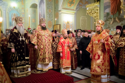 Встреча Феодоровской иконы Божией Матери и Всенощное бдение в храме в честь Покрова Пресвятой Богородицы г. Саратова