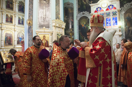 Всенощное бдение в храме в честь Сошествия Святого Духа г.Саратова