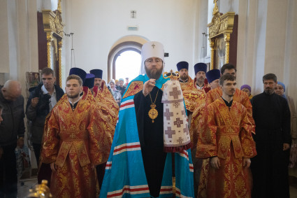 Митрополит Игнатий совершил Божественную литургию в Георгиевском храме Саратова