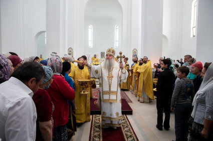 Божественная литургия в храме святителя Тихона, Епископа Воронежского, Задонского чудотворца г. Саратова