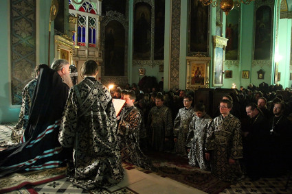 Вечерня с Чином прощения в Духосошественском кафедральном соборе Саратова