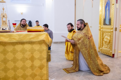 В саратовском храме Тихвинской иконы Божией Матери состоялось первое богослужение
