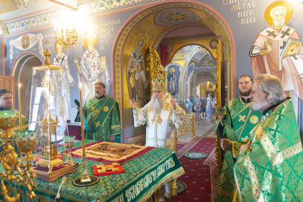Божественная литургия в Свято-Троицком кафедральном соборе г. Саратова