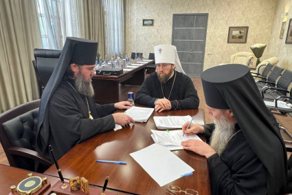 Состоялась передача дел Покровской епархии