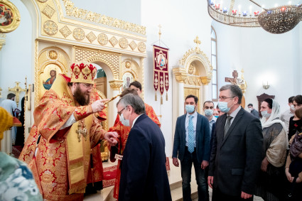 Митрополит Игнатий совершил Божественную литургию в храме святых равноапостольных Мефодия и Кирилла г. Саратова