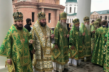 Великое освящение воссозданного Успенского собора Свято-Успенского мужского монастыря Саровской пустыни и Божественная литургия в новоосвященном храме