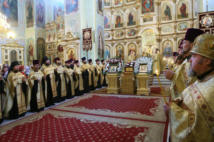 Встреча святых мощей святого равноапостольного князя Владимира и Всенощное бдение в храме в честь Покрова Пресвятой Богородицы г.Саратова