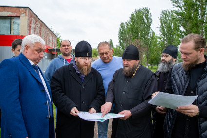 Митрополит Игнатий посетил Свято-Никольский храм поселка Новопушкинское