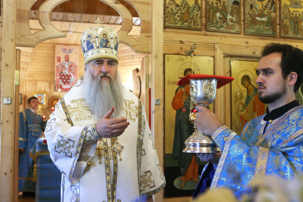 Божественная литургия в храме в честь Рождества Пресвятой Богородицы г. Саратова