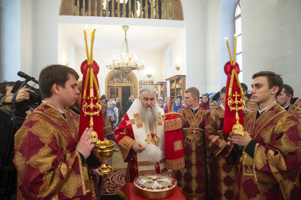 Божественная литургия на Архиерейском подворье — в храме святых равноапостольных Кирилла и Мефодия при СГУ