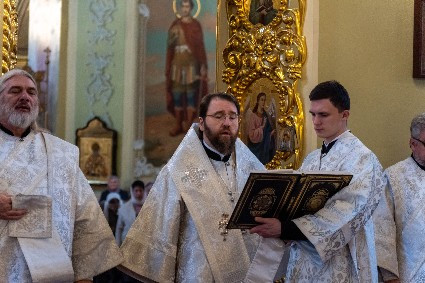 Литургия святителя Василия Великого и чин Великого освящения воды в Покровском соборе г. Саратова