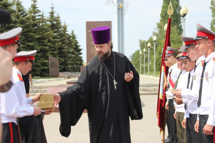 Священник поздравил выпускников кадетских школ-интернатов