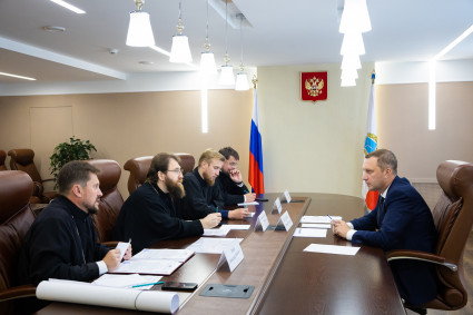 Состоялась встреча митрополита Игнатия и губернатора Саратовской области Романа Бусаргина