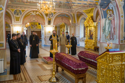 Саратовские святители вернулись в Троицкий кафедральный собор