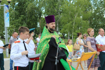 Священник поздравил выпускников кадетской школы