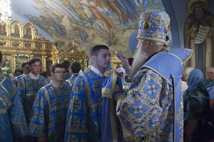 Всенощное бдение с чином Погребения Божией Матери в Свято-Троицком кафедральном соборе г. Саратова