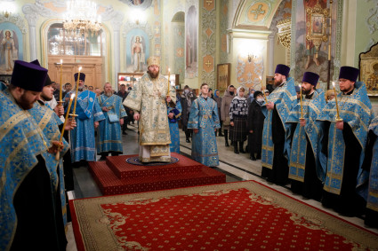 Митрополит Игнатий совершил всенощное бдение в Покровском соборе г. Саратова