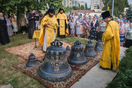 Освящены колокола Спасо-Преображенского мужского монастыря города Саратова