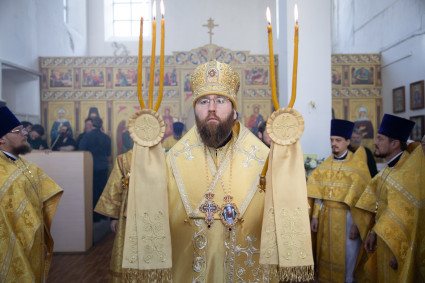 Митрополит Игнатий совершил Божественную литургию в Митрофановском храме г. Саратова