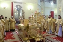Божественная литургия в Покровском храме Саратова