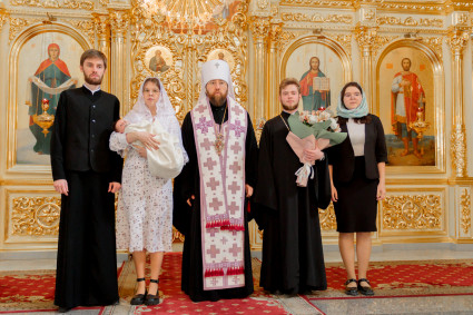 Митрополит Игнатий совершил таинство Крещения в Покровском соборе г. Саратова