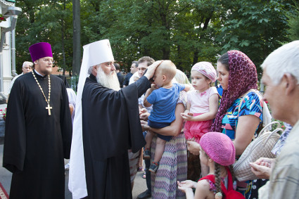 Всенощное бдение в храме святого великомученика и целителя Пантелеимона г. Саратова