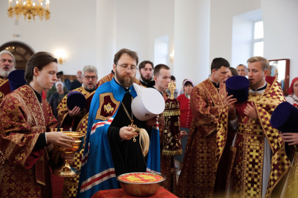 Божественная литургия в храме новомучеников и исповедников Саратовских г. Саратова