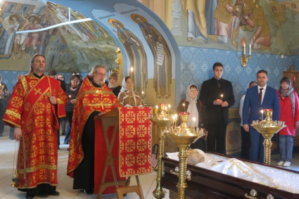 В Троицком соборе Саратова совершено отпевание Л.И. Шугома