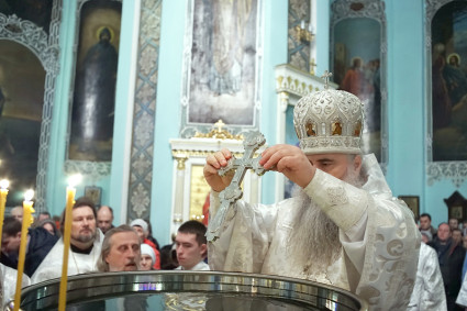 В праздник Крещения Господня Митрополит Лонгин совершил Божественную литургию и Чин Великого освящения воды
