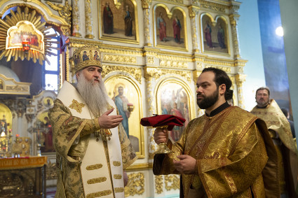 Божественная литургия в храме Сошествия Святого Духа г. Саратова