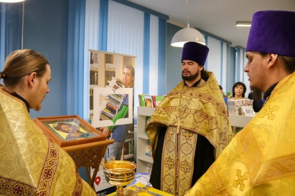 В Вязовке освящена новая библиотека