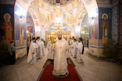 Митрополит Игнатий совершил Божественную литургию и великую вечерню в Свято-Никольском мужском монастыре г. Саратова