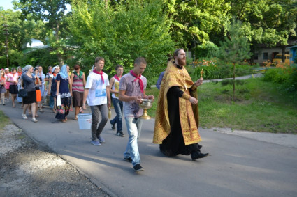 В лагере «Солнечный» прошел традиционный крестный ход